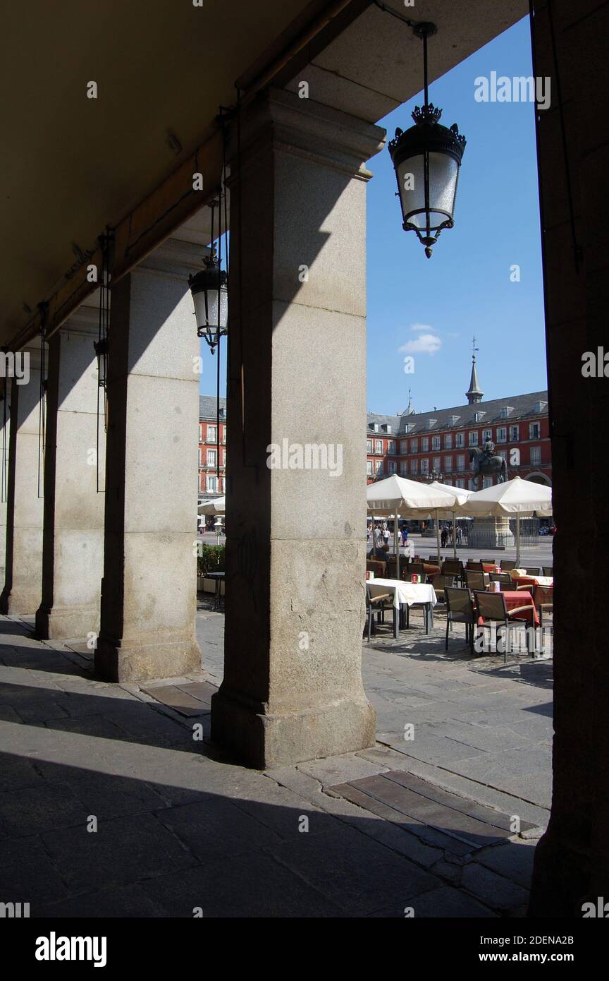 Plaza mayor arcade hi-res stock photography and images - Alamy