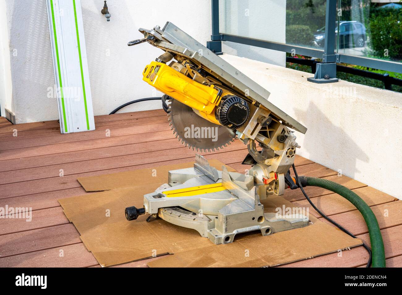 Circular saw bench hires stock photography and images Alamy