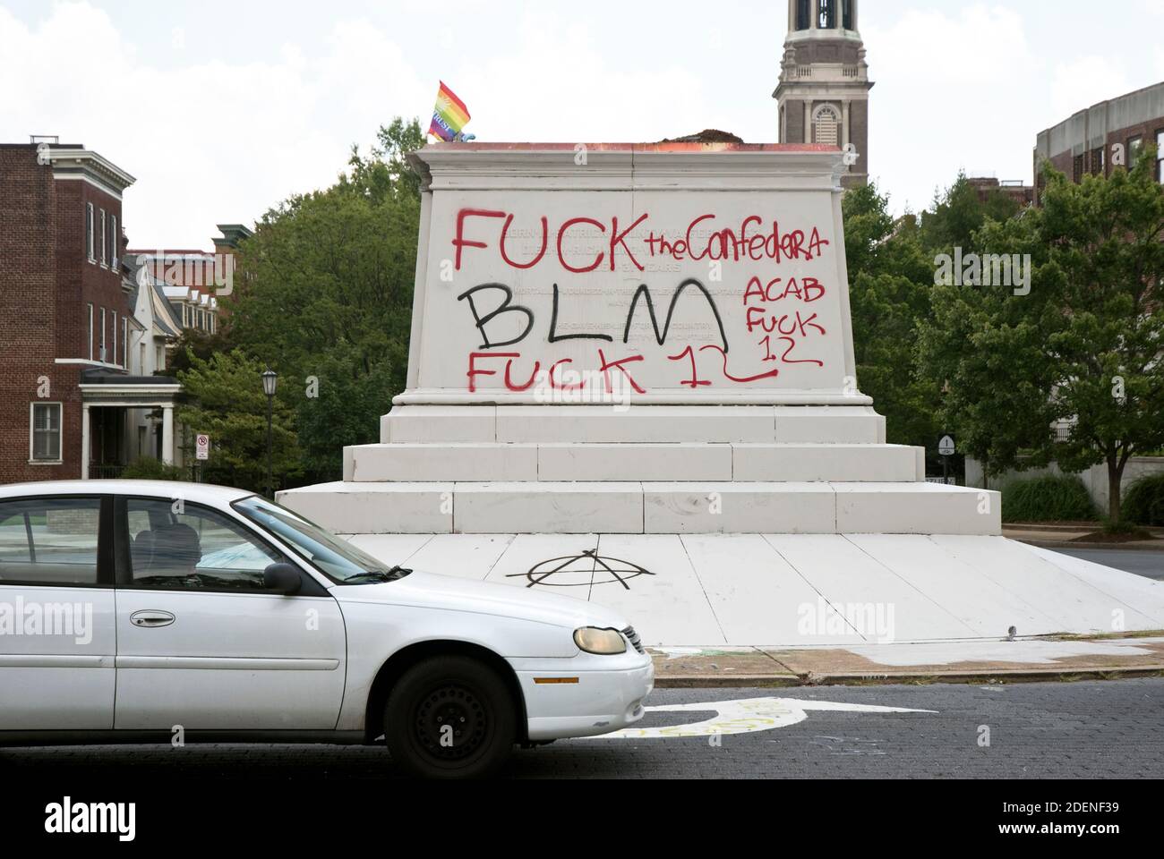 Remaining pedestal from removed equestrian statue of Civil War