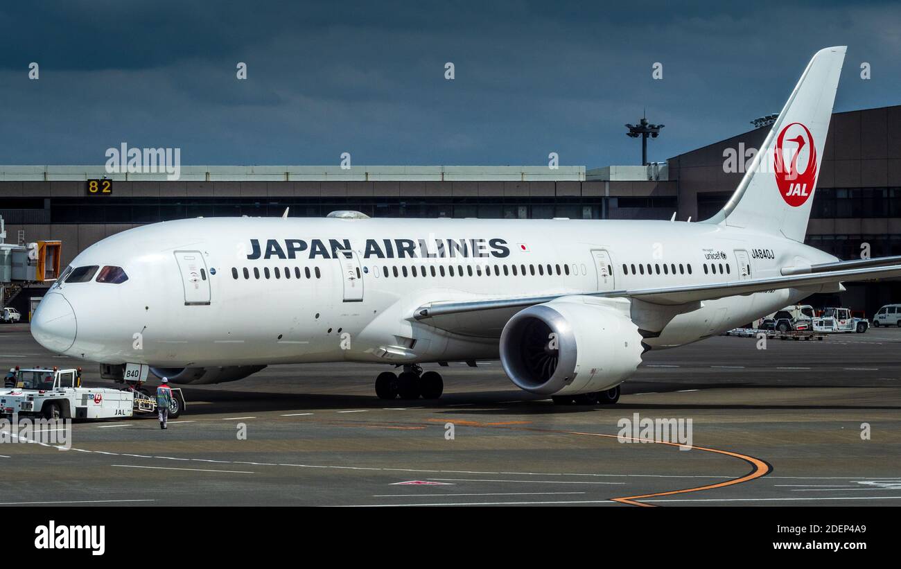 Boeing 787 8 japan hi-res stock photography and images - Alamy