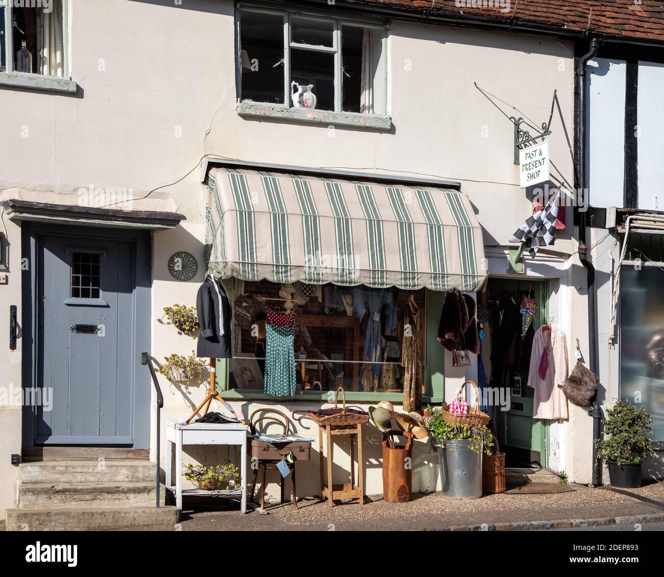 PETWORTH, WEST SUSSEX, UK - SEPTEMBER 14, 2019:  Exterior view of pretty antique bric-a-brac shop in the High Street Stock Photo
