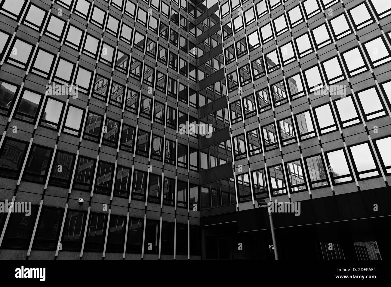 London reflection daytime Black and White Stock Photos & Images - Alamy