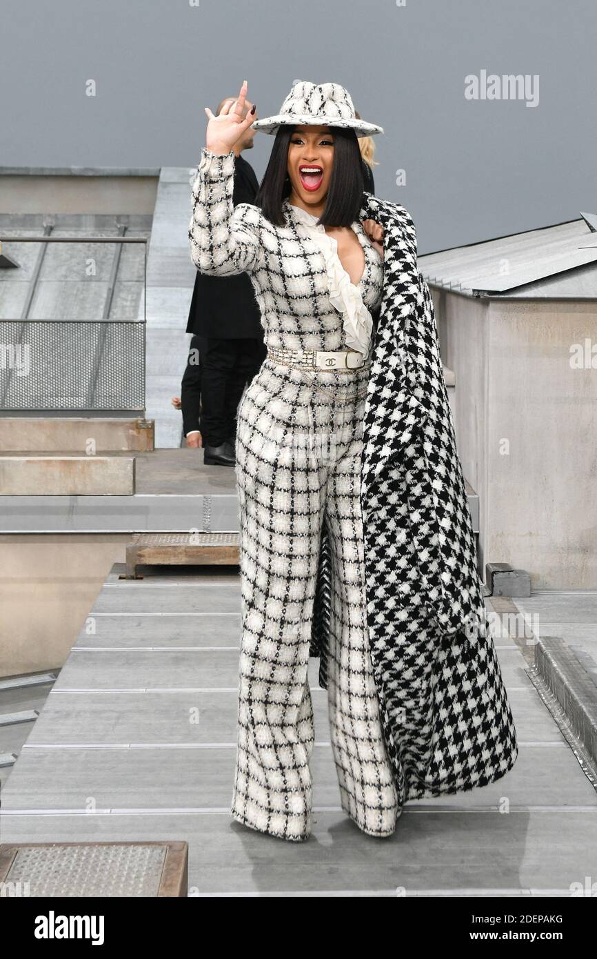 Anna Wintour,Cardi B and Jennie Kim attend the Chanel Womenswear  Spring/Summer 2020 show as part of Paris Fashion Week on October 01, 2019  in Paris, France. Photo by Laurent Zabulon/ABACAPRESS.COM Stock Photo 