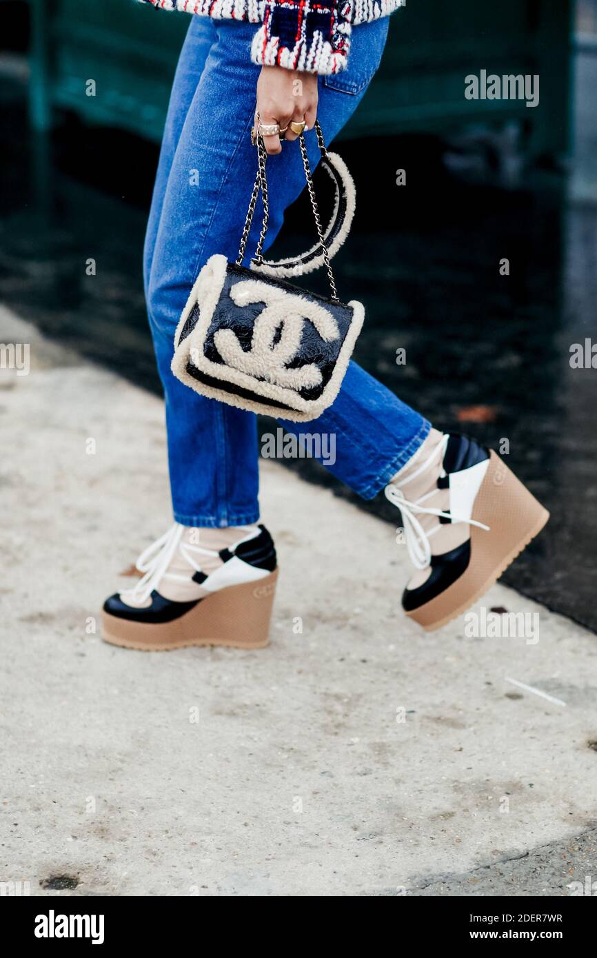 Chanel style hi-res stock photography and images - Page 13 - Alamy