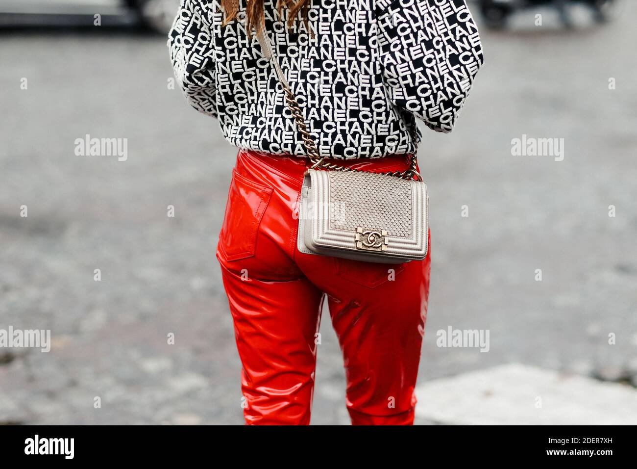 59,247 Chanel Bag Street Style Stock Photos, High-Res Pictures, and Images  - Getty Images