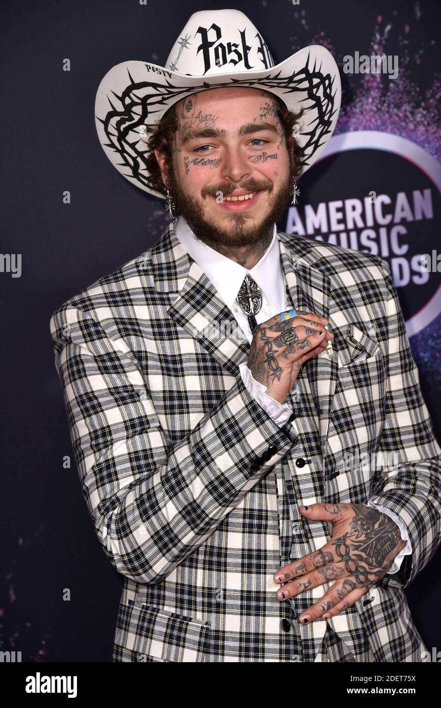 Post Malone attends the 2019 American Music Awards at Microsoft Theater ...