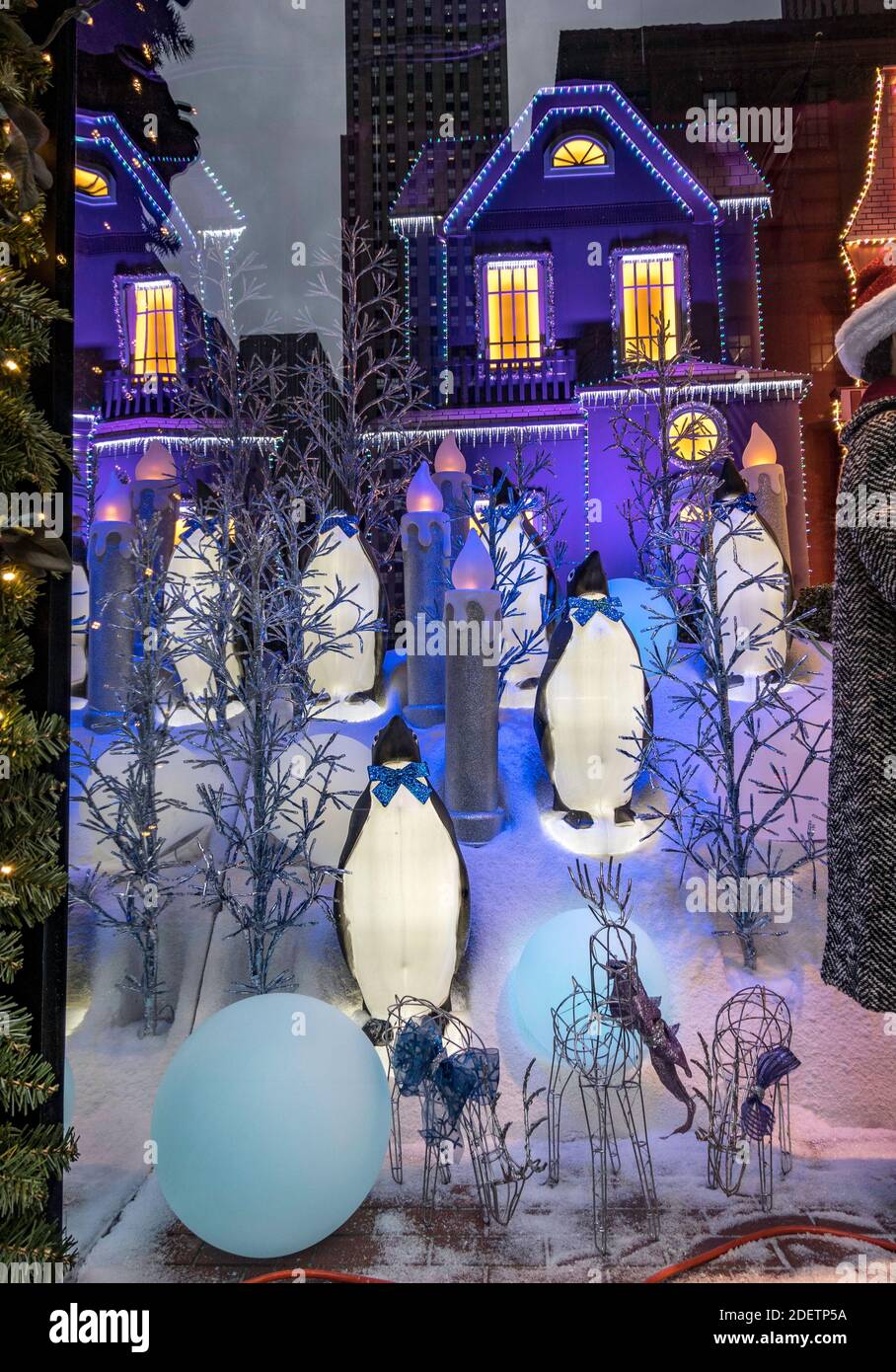 New York City Christmas Windows 2025 Images Sarah Taylor