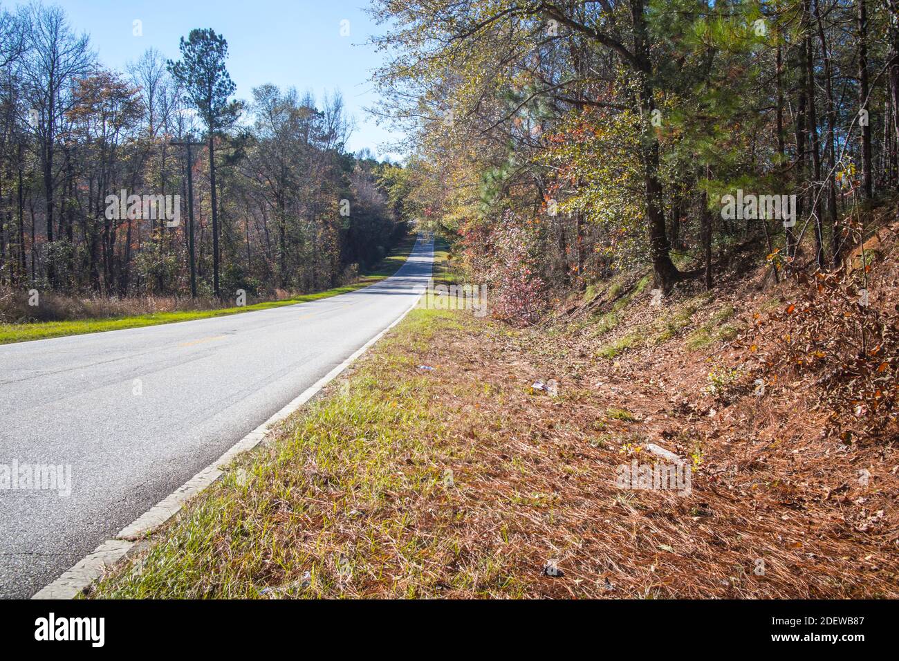 Side of an outdoor trash hi-res stock photography and images - Alamy