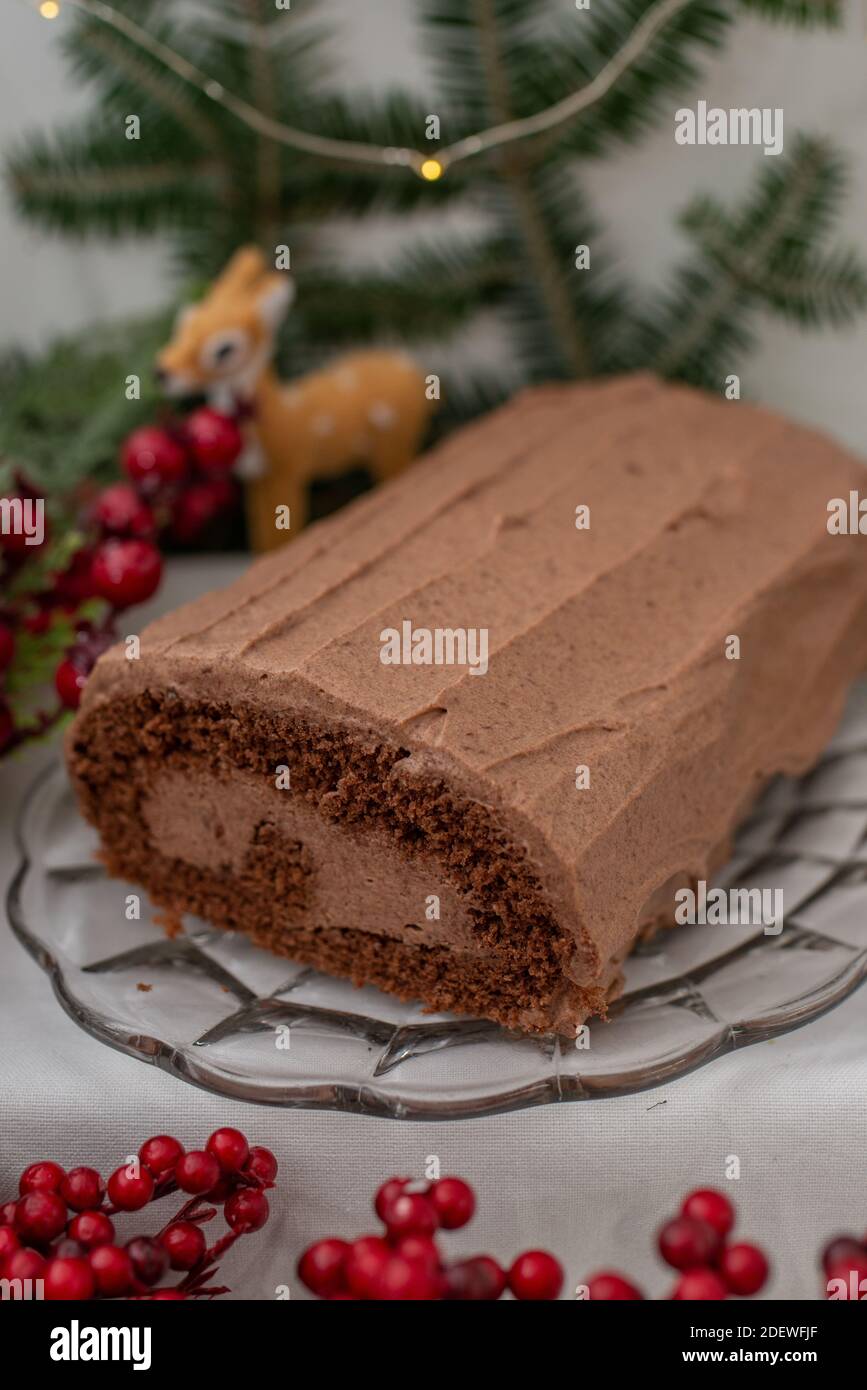Christmas Yule Log Buche de Noel chocolate cake Stock Photo - Alamy