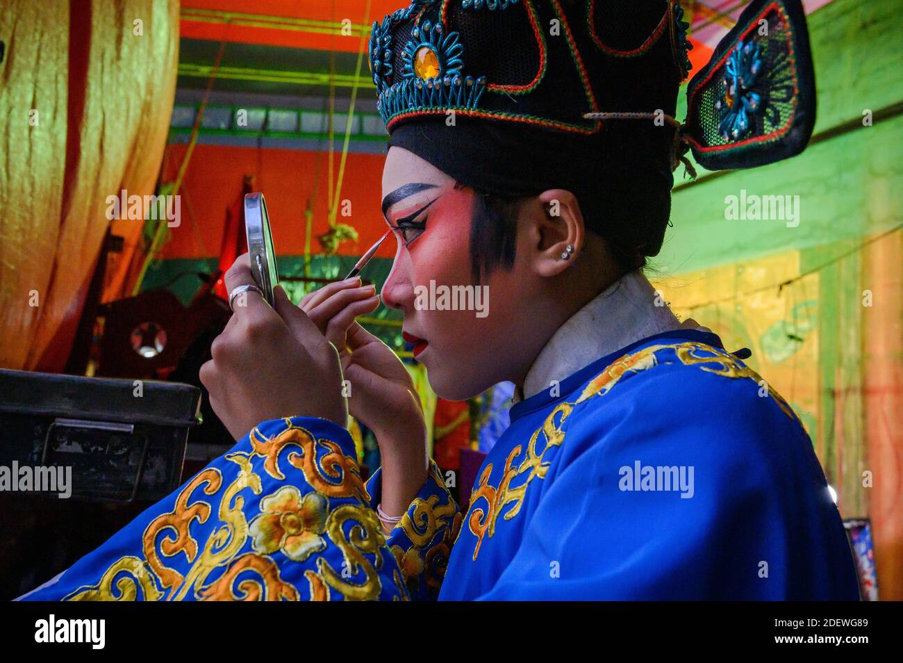 makeup for Peking opera Stock Photo Alamy