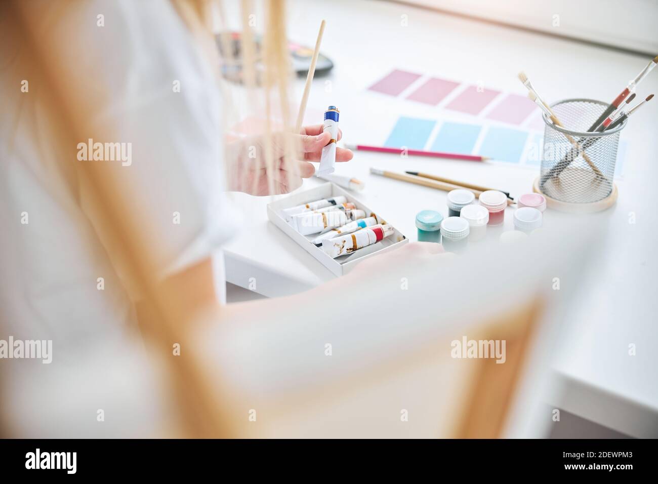 Artist getting ready for painting a picture Stock Photo Alamy