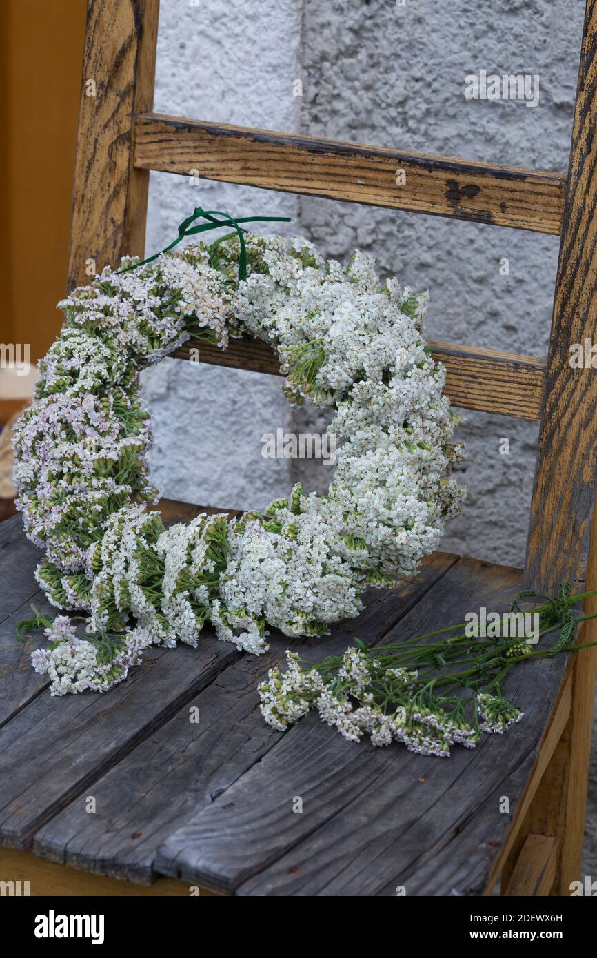 Schafgarben-Kranz, Schafgarbenkranz, Kranz, Blumenkranz aus Schafgarbe ...