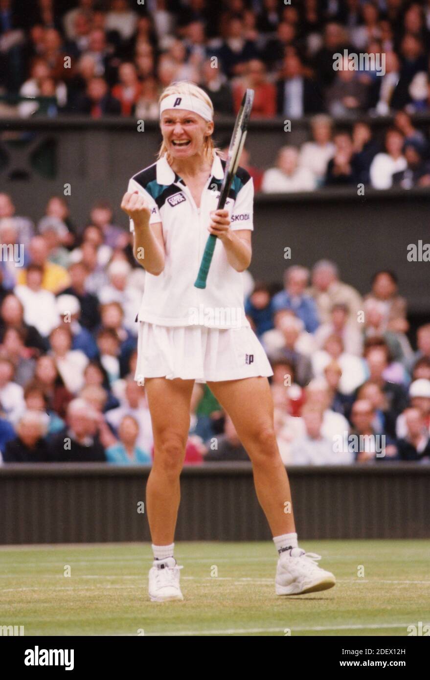 Czech tennis player Jana Novotna, Wimbledon, UK 1998 Stock Photo - Alamy