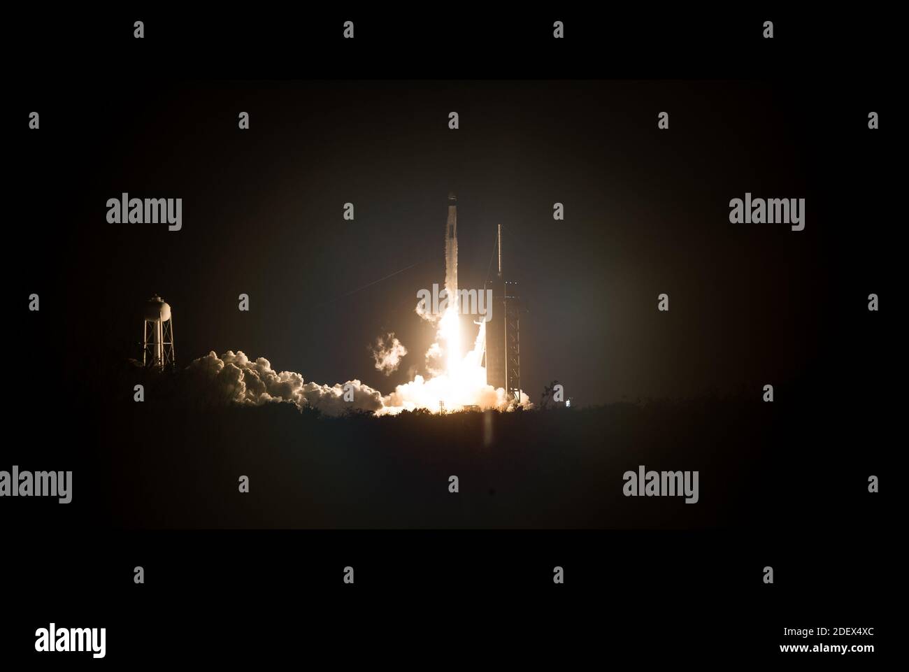 KENNEDY SPACE CENTER, FL, USA - 15 November 2020 - A SpaceX Falcon 9 rocket carrying the company's Crew Dragon spacecraft is launched on NASA’s SpaceX Stock Photo