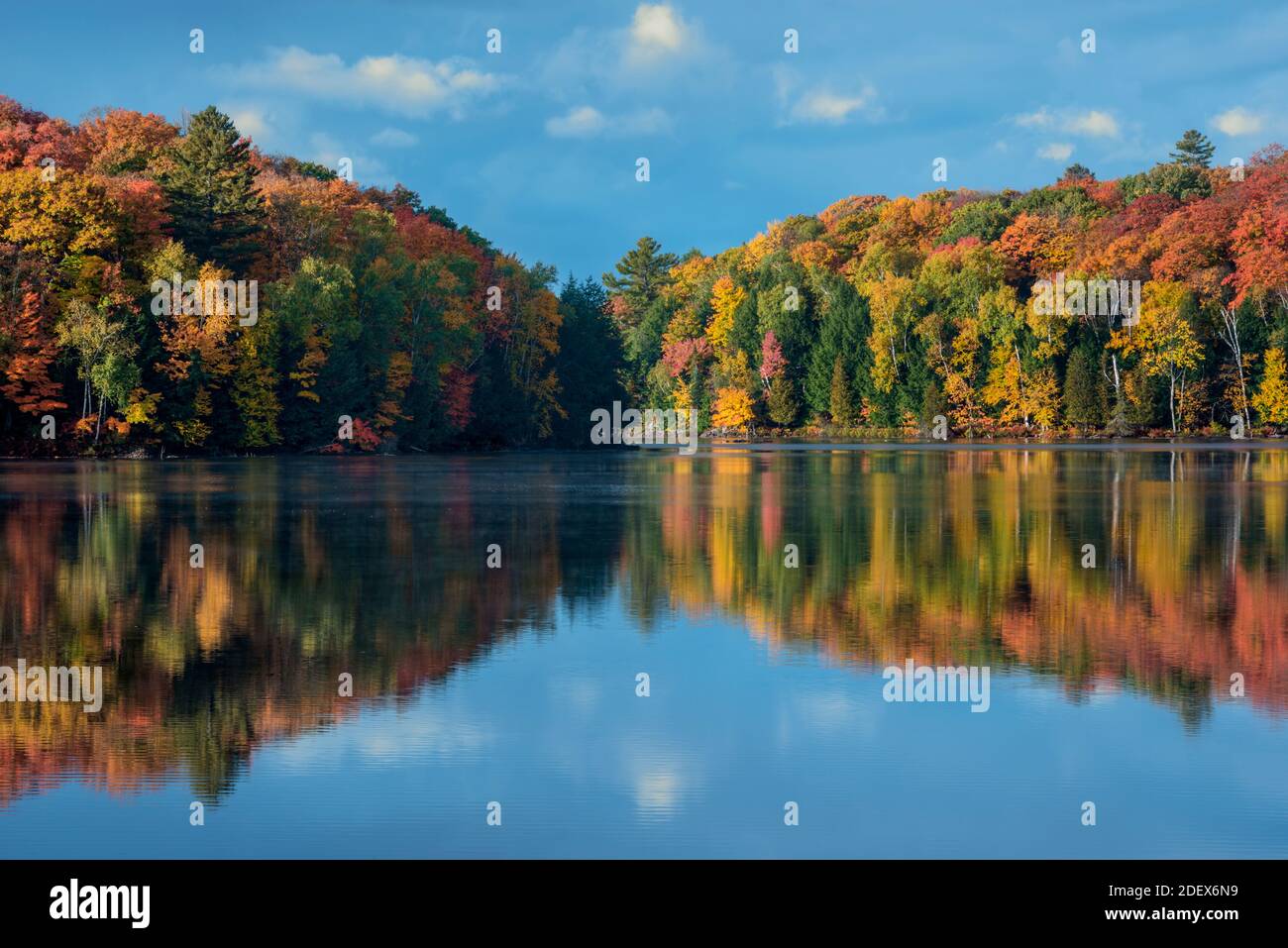 geography / travel, Canada, Fall colour on Horseshoe Lake in Muskoka near Parry Sound, Ontario, Additional-Rights-Clearance-Info-Not-Available Stock Photo