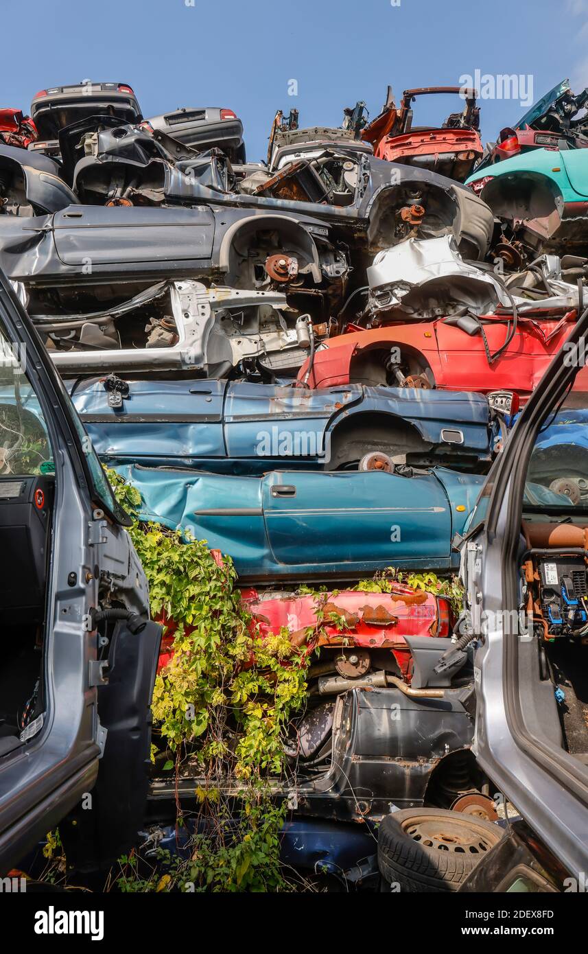 bottrop-north-rhine-westphalia-germany-end-of-life-vehicles-on-a
