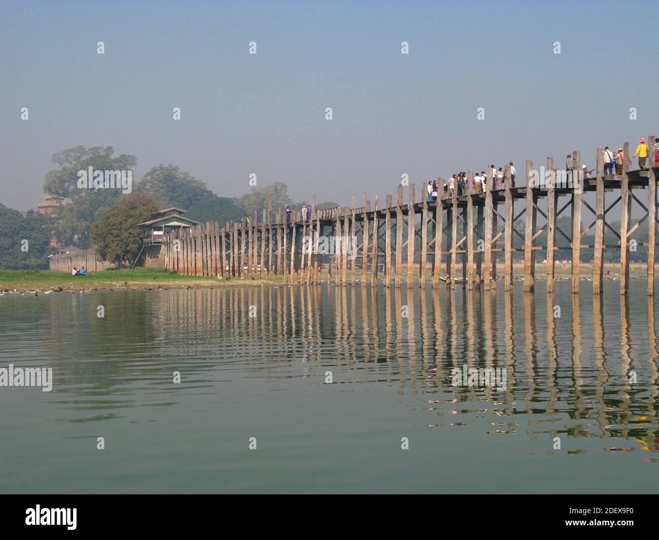 U Bein Bridge on Taungthaman Lake, Amarapura, Myanmar Stock Photo - Alamy
