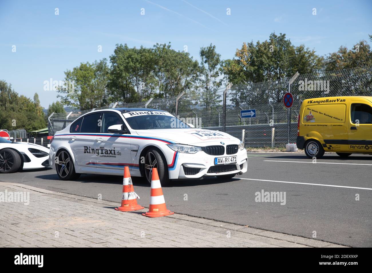 zwaartekracht bar Seminarie White BMW car at start aread at Nordschleife Racetrack. Nurburgring,  Germany Stock Photo - Alamy