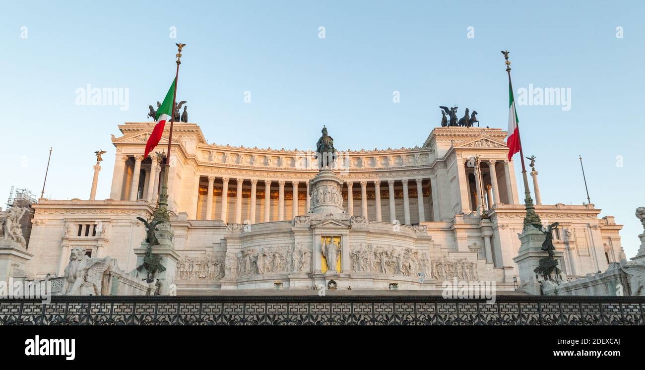 Plaza Vittoriano Monument to Victor Emmanuel, Rome Stock Photo - Alamy