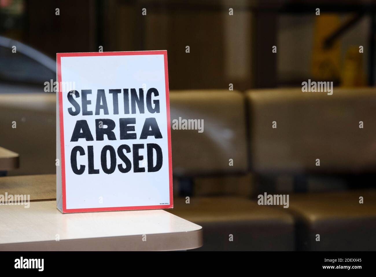 Bristol, UK. 2nd Dec, 2020. Nonessential shops are now open in tier 3