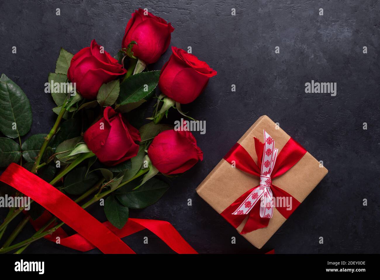 Black rose box flower box Valentine's day bouquet valentines day gift