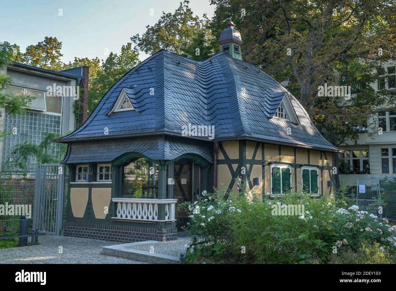 Cafe im Pavillon Perelsplatz, Friedenau, Tempelhof-Schöneberg, Berlin, Deutschland Stock Photo