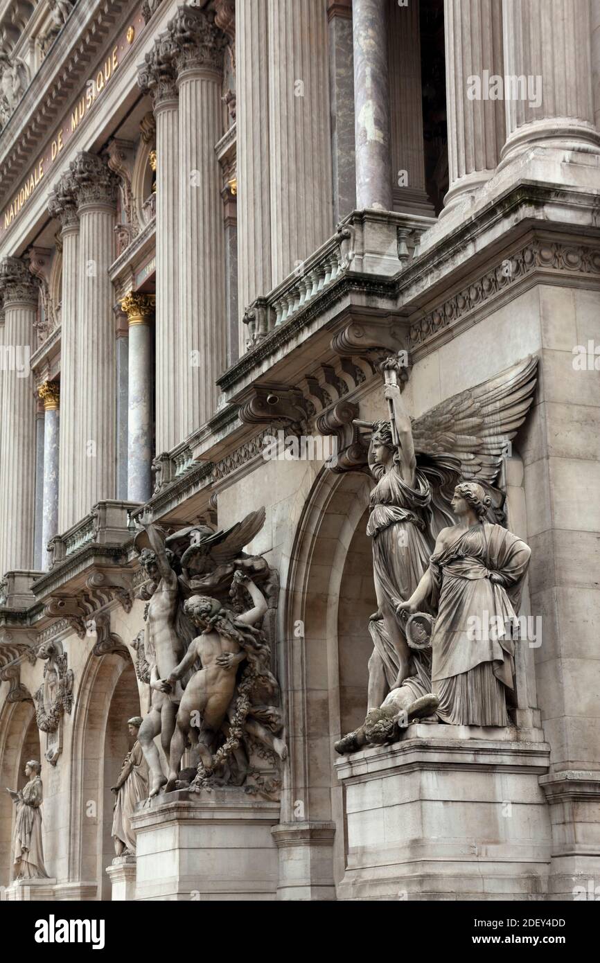 Statues, Palais Garnier, 9th Arrondissement, Paris, Ile-de-France, France Stock Photo