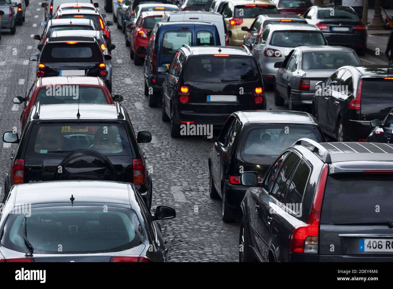 Traffic, Champs Elysees, 8th Arrondissement, Paris, Ile-de-France, France Stock Photo