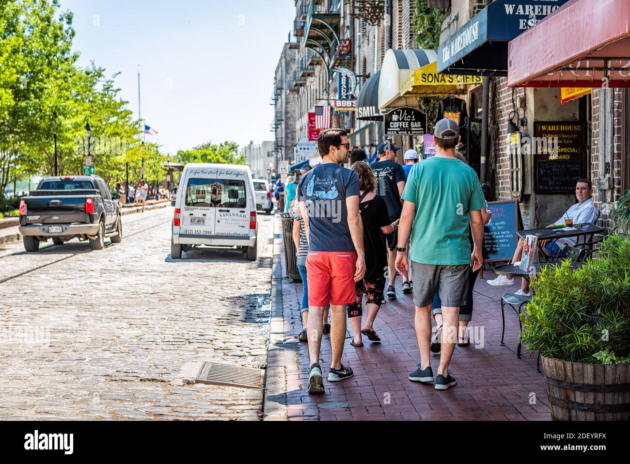 Old stores in savannah ga hires stock photography and images Alamy