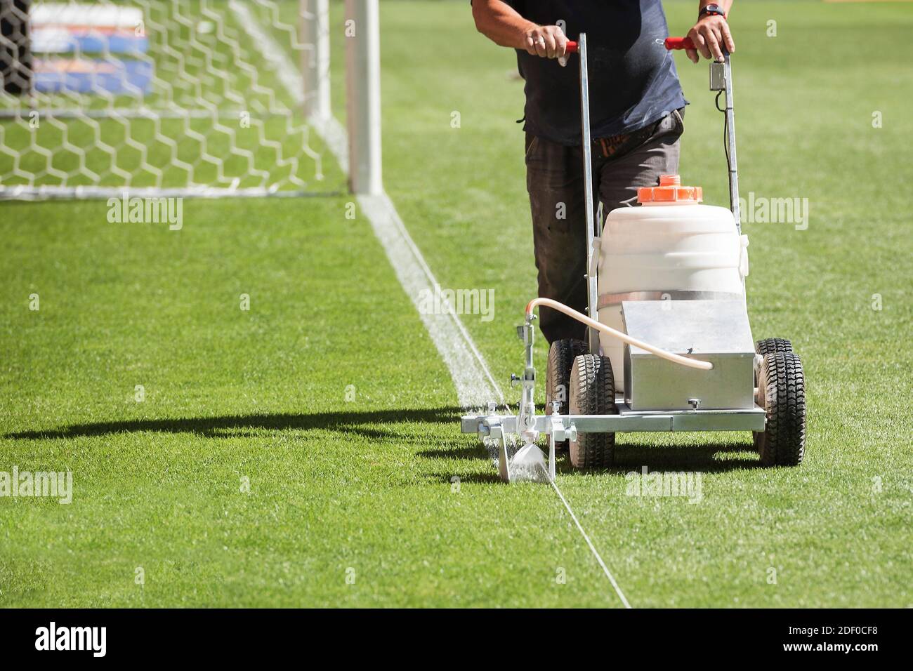 Pitch line painting hires stock photography and images Alamy