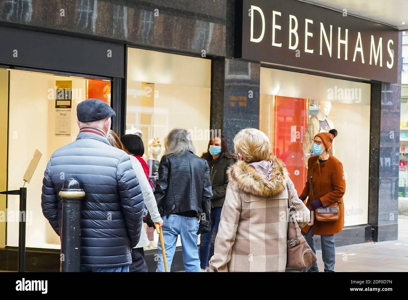 Debenhams store closure hi-res stock photography and images - Alamy