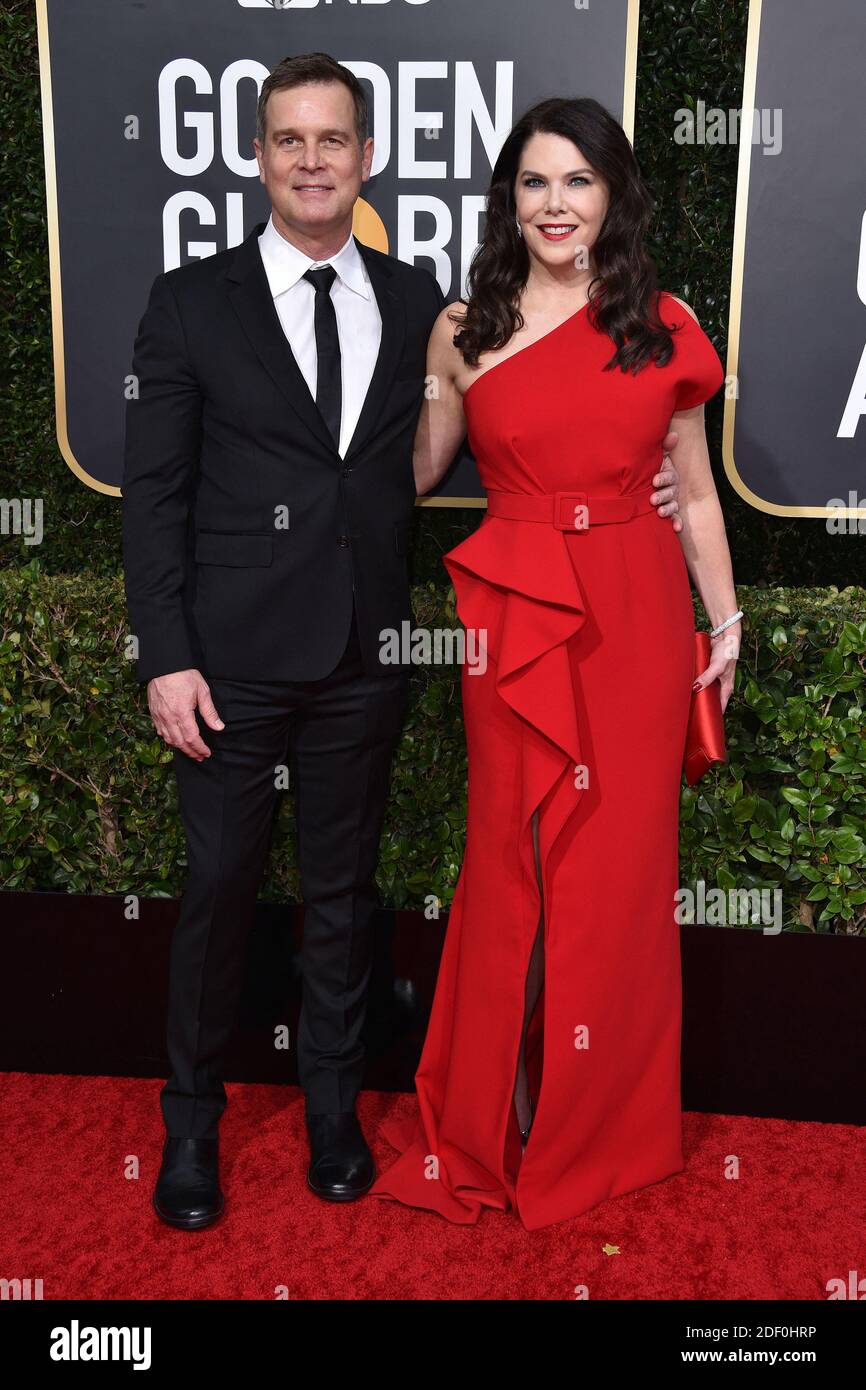 Peter Krause and Lauren Graham attending the 77th Golden Globe Awards Arrivals at The Beverly Hilton, Los Angeles, CA, USA on January 5, 2020. Photo by Lionel Hahn/ABACAPRESS.COM Stock Photo