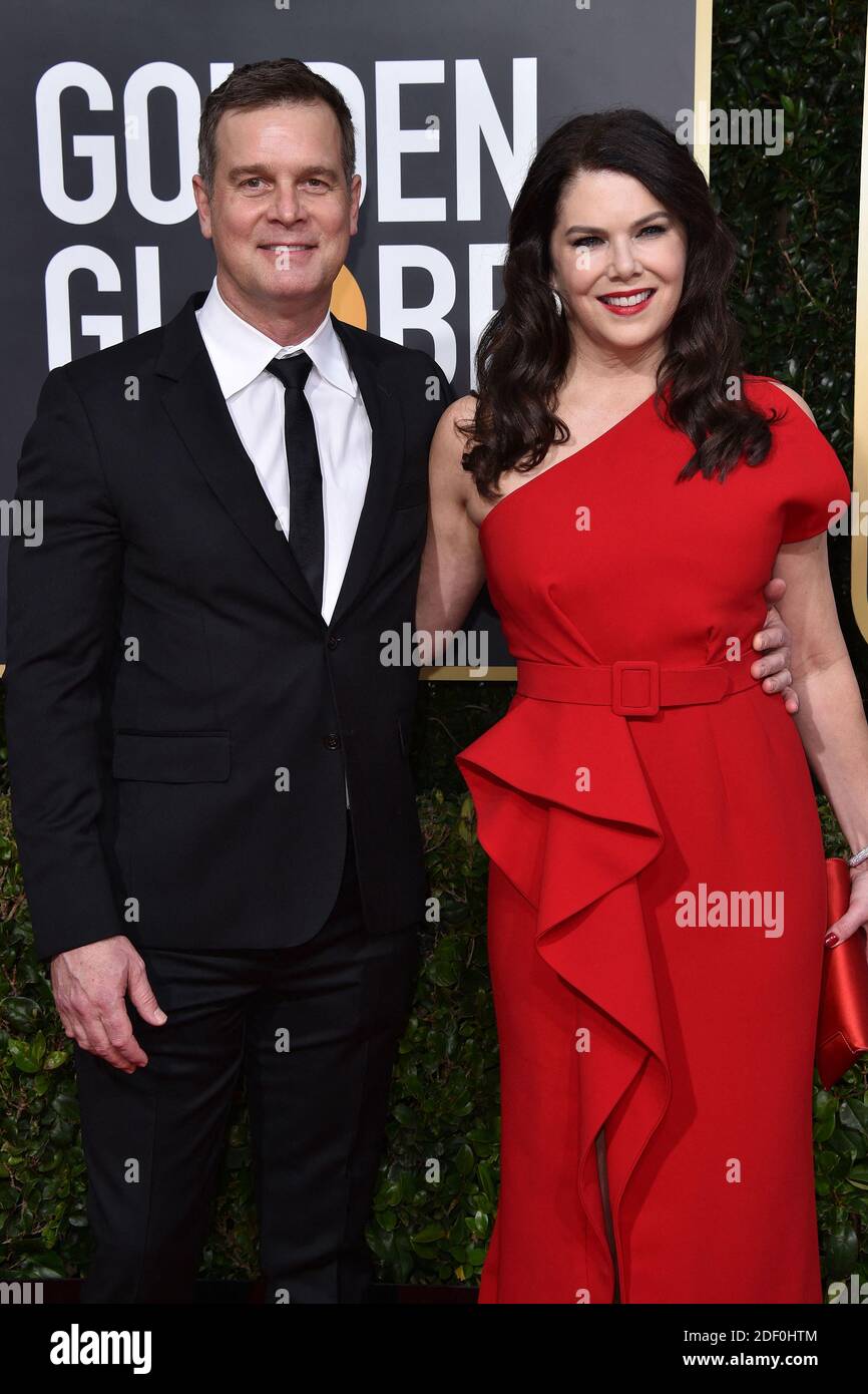 Peter Krause and Lauren Graham attending the 77th Golden Globe Awards Arrivals at The Beverly Hilton, Los Angeles, CA, USA on January 5, 2020. Photo by Lionel Hahn/ABACAPRESS.COM Stock Photo