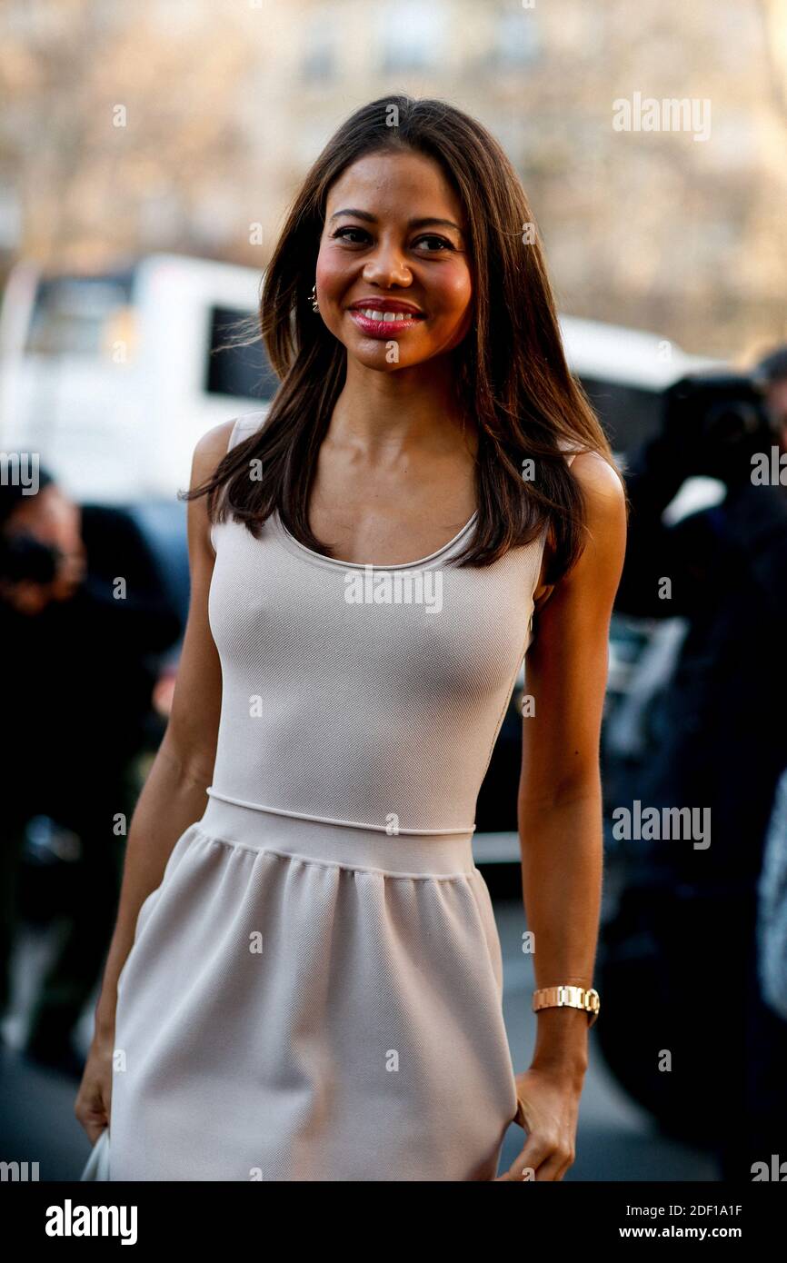 Street style, Emma Thynn arriving at Schiaparelli Spring Summer 2020