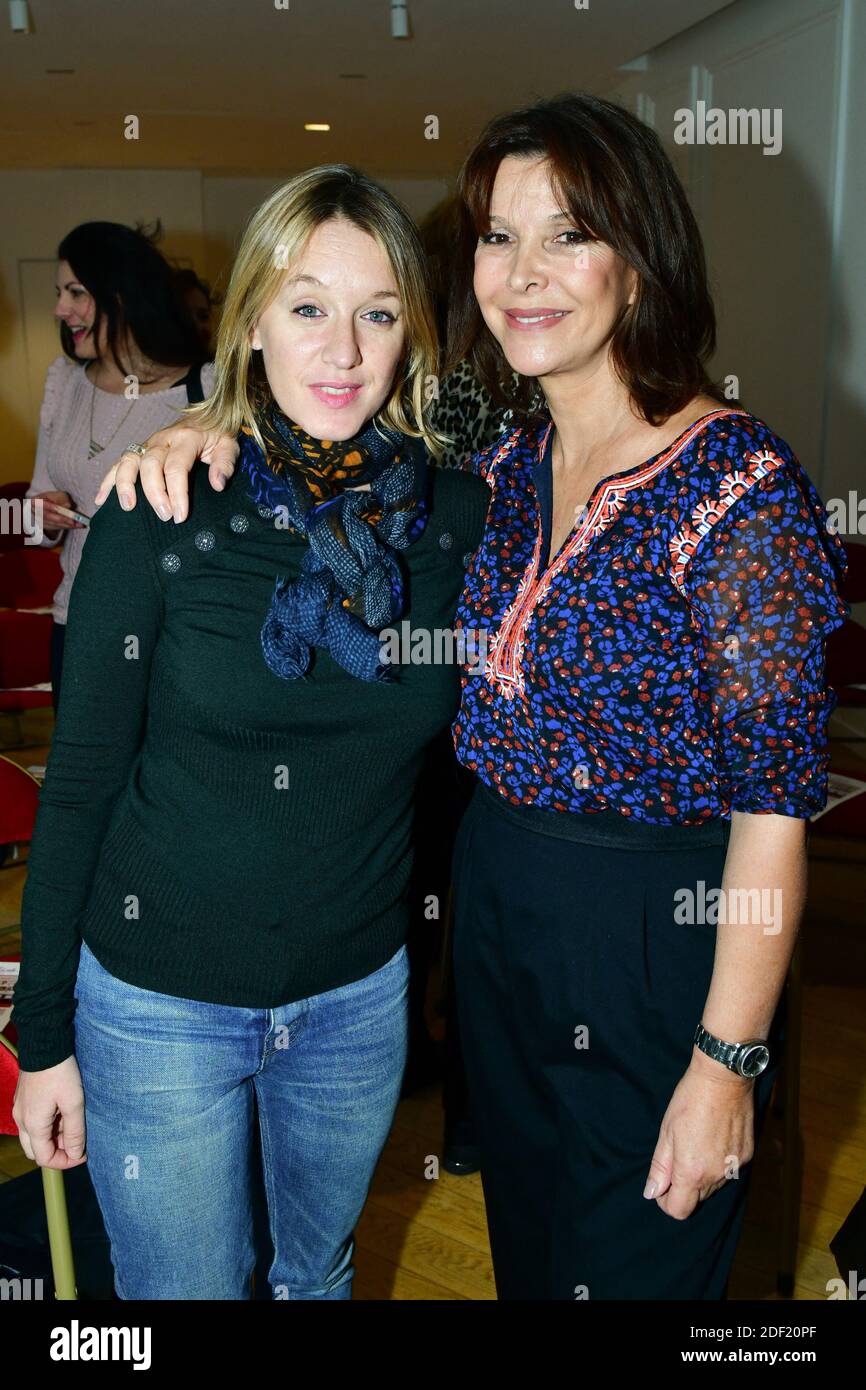 page 3 le doigt high resolution stock photography and images alamy