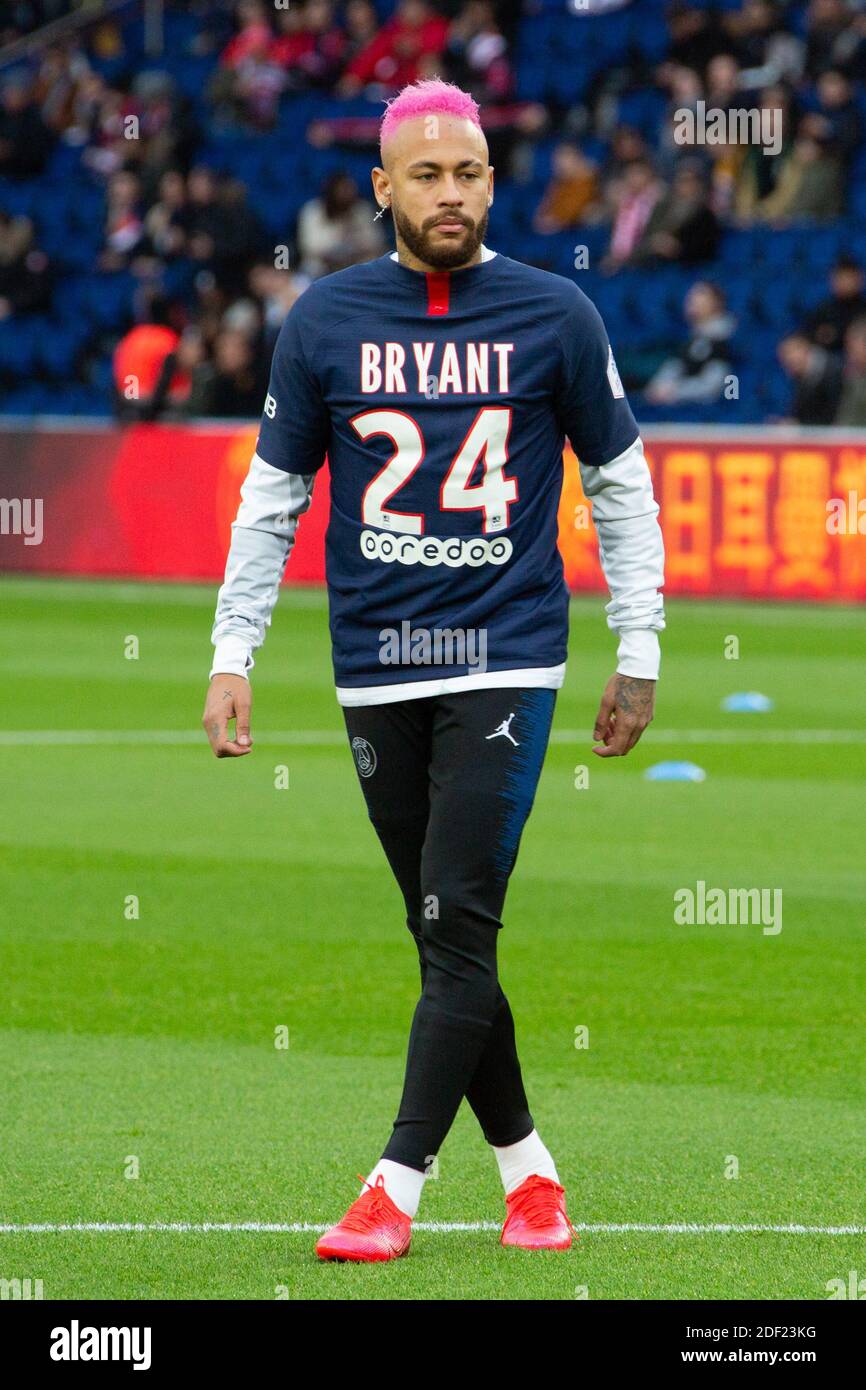 Neymar da Silva Santos wears a PSG jersey reading the name of late