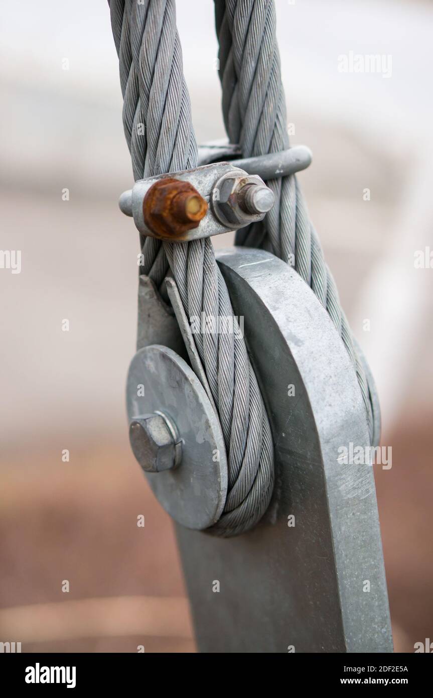 Vertical shot metal rope hi-res stock photography and images - Alamy