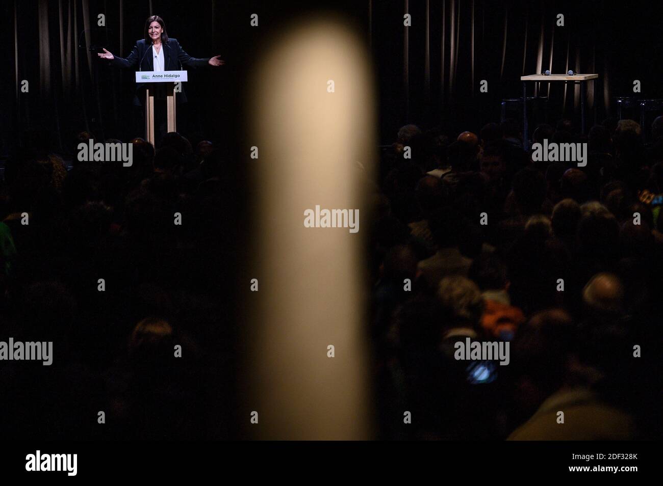 Elysee montmartre venue hires stock photography and images Alamy