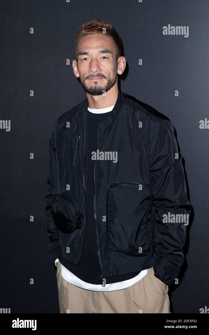 Hidetoshi Nakata attending Louis Vuitton's Spring Summer 2016 Ready-To-Wear  collection show held at Louis Vuitton Fondation in Paris, France, on  October 7, 2015. Photo by Laurent Zabulon/ABACAPRESS.COM Stock Photo - Alamy