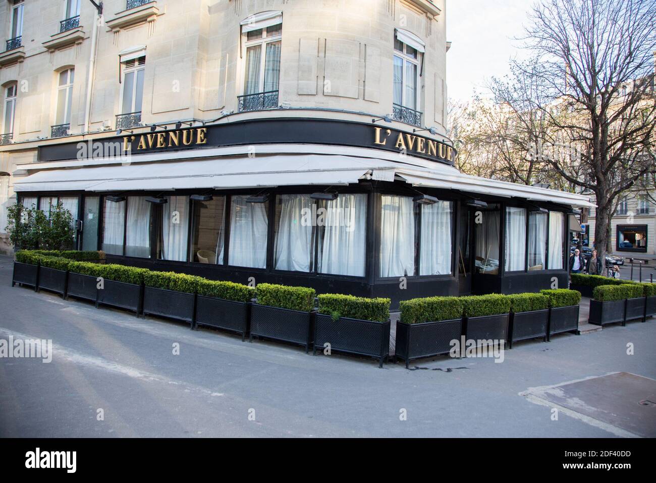 Coronavirus - Covid 19 - L'Avenue Restaurant closed after gourvernement measure on March 15, 2020 in Paris, France. Photo by Nasser Berzane/ABACAPRESS.COM Stock Photo