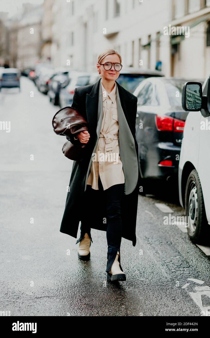 Street style, Anna Borisovna arriving at Altuzarra Fall Winter 2020-2021  show, held at Hotel Salomon de Rothschild, Paris, France, on February 29,  2020. Photo by Marie-Paola Bertrand-Hillion/ABACAPRESS.COM Stock Photo -  Alamy