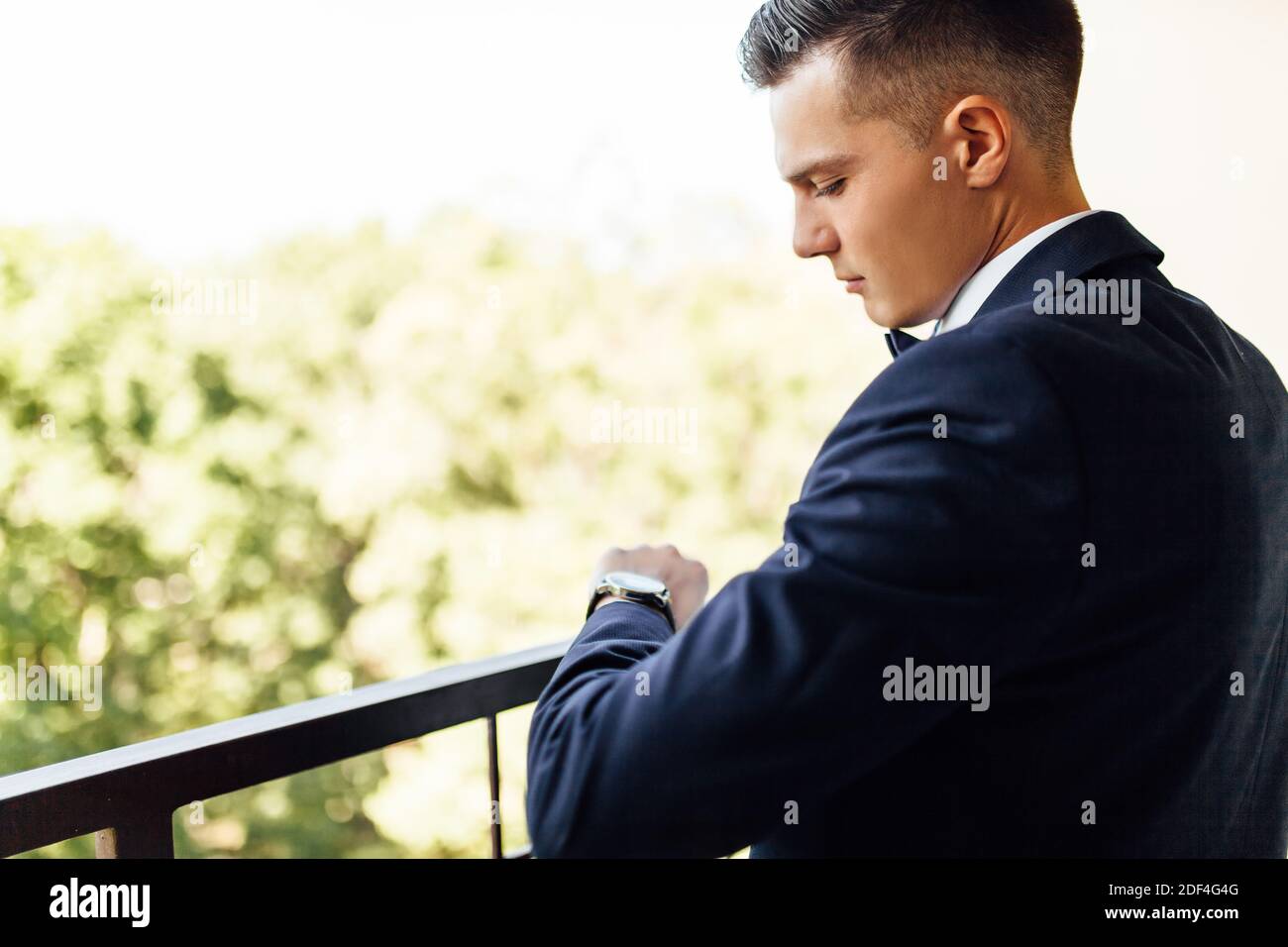 the groom in a wedding suit Stock Photo - Alamy
