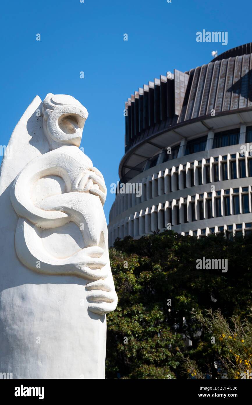 'The Beehive', Parliament buildings, and modern sculpture,  Wellington, North Island, New Zealand Stock Photo