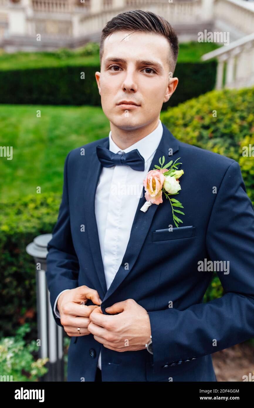 the groom in a wedding suit Stock Photo - Alamy