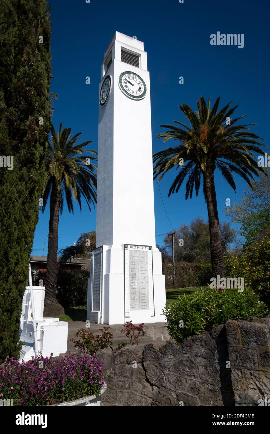 Clock with palm tree hires stock photography and images Alamy