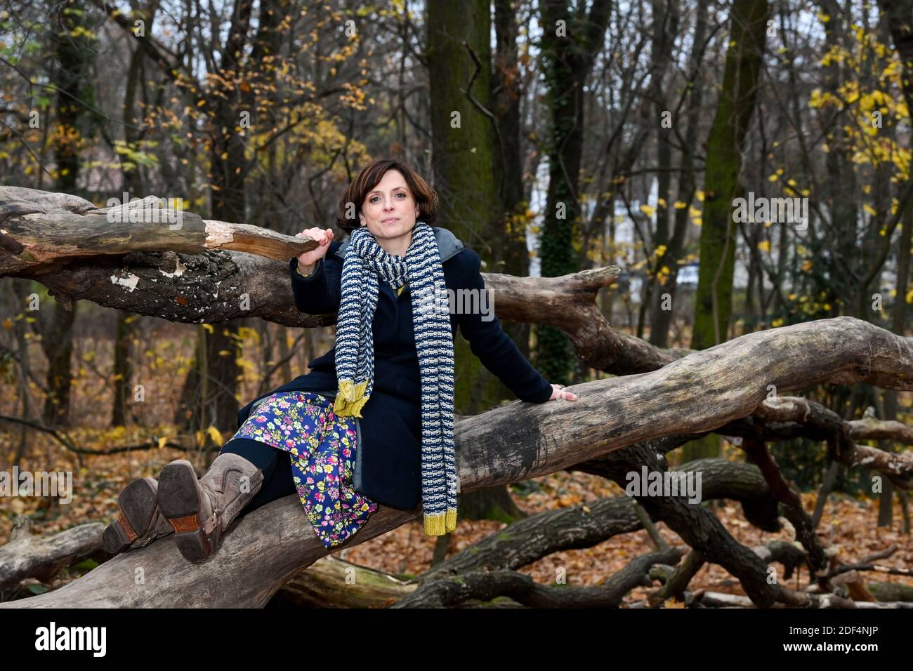 Berlin, Germany. 30th Nov, 2020. The actress Julia Brendler during a walk in the park Schönholzer Heide in Niederschönhausen She plays the leading role in the film of the ZDF series 'Katie Fforde: Emma's Secret', which will be broadcast on 06.12.2020 at 20.15. She is also known from the ZDF crime series 'Nord Nord Mord'. Credit: Jens Kalaene/dpa-Zentralbild/ZB/dpa/Alamy Live News Stock Photo
