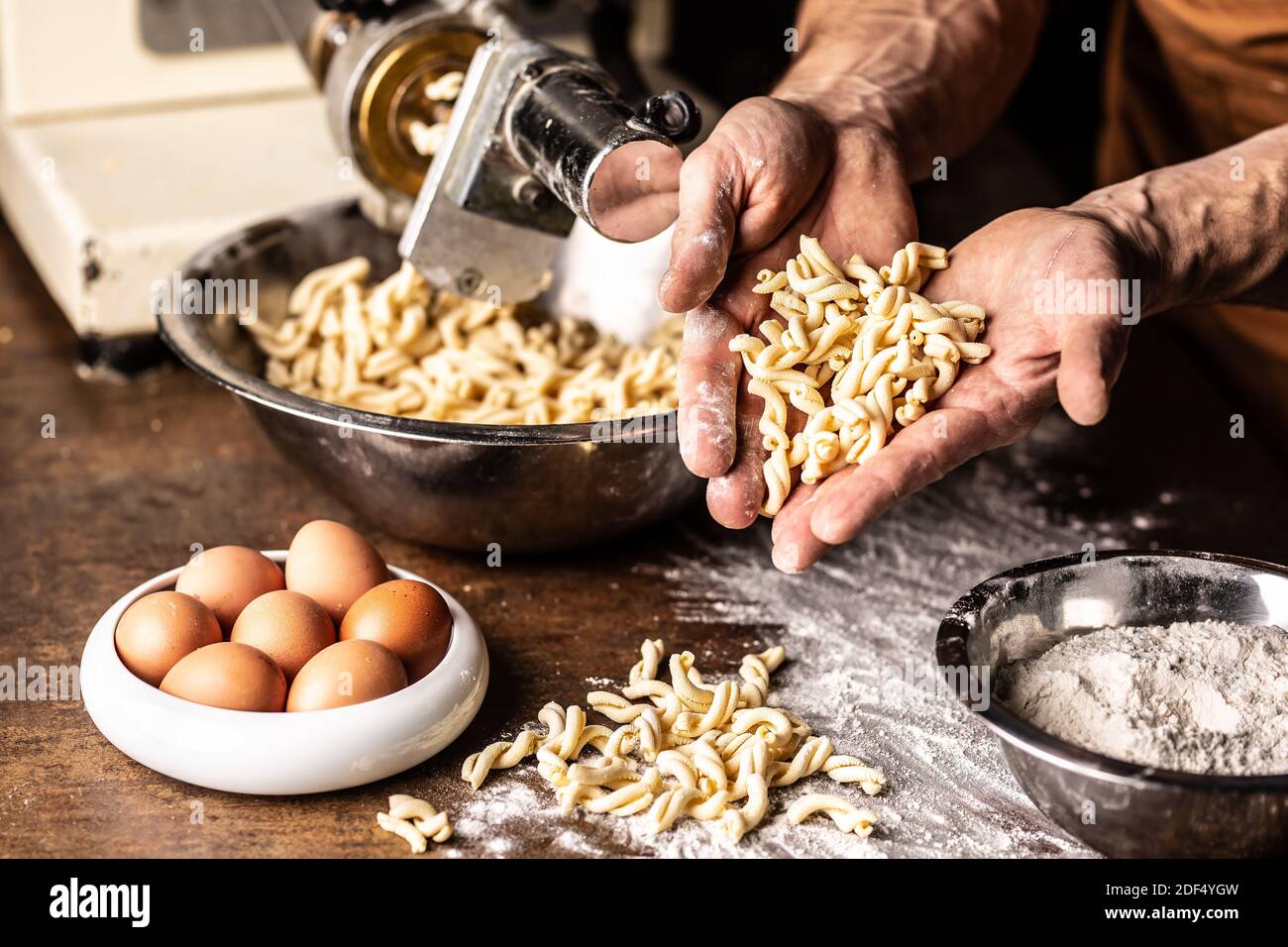 Pasta machine shapes hires stock photography and images Alamy