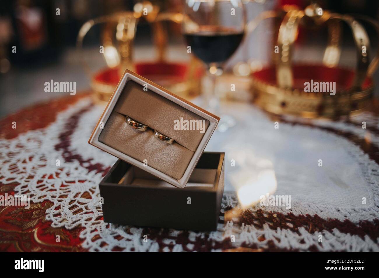 Rings in a box hires stock photography and images Alamy — free download