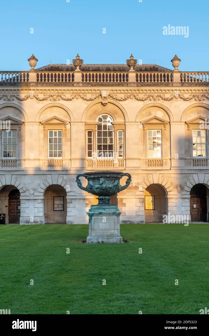 UK, England, Cambridgeshire, Cambridge, University of Cambridge, The Old Schools, copy of the Warwick Vase on Senate House lawn Stock Photo