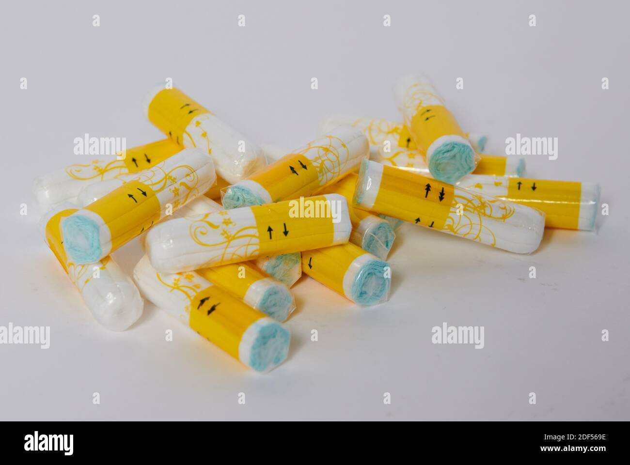 Berlin, Germany. 27th Nov, 2020. Tampons of Rossmann's own brand "facelle"  made of organic cotton are lying on a table. Credit: Annette  Riedl/dpa/Alamy Live News Stock Photo - Alamy